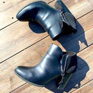 Fioni Size 9.5 Black Heeled Boots
